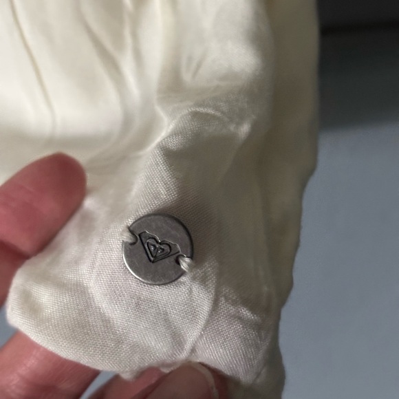 Roxy | Off-White | Embroidered | Keyhole Button | Geo Print | Flowy Top | L - Picture 12 of 14